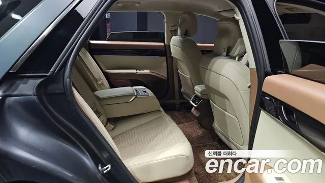Hyundai Grandeur Grandeur (GN7) 2.5 Бензин 2WD — Фото автомобиля 24