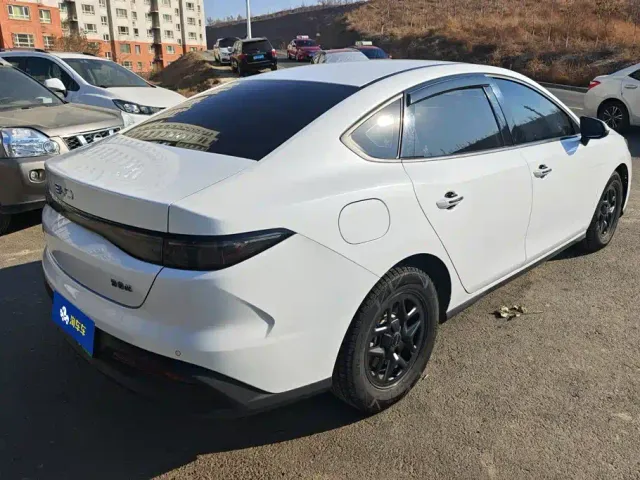 BYD Seal 05 DM-i — Фото автомобиля 3