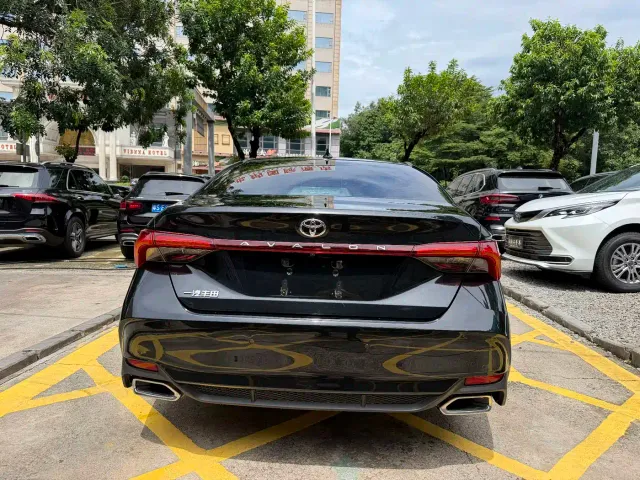 Toyota Avalon — Фото автомобиля 3