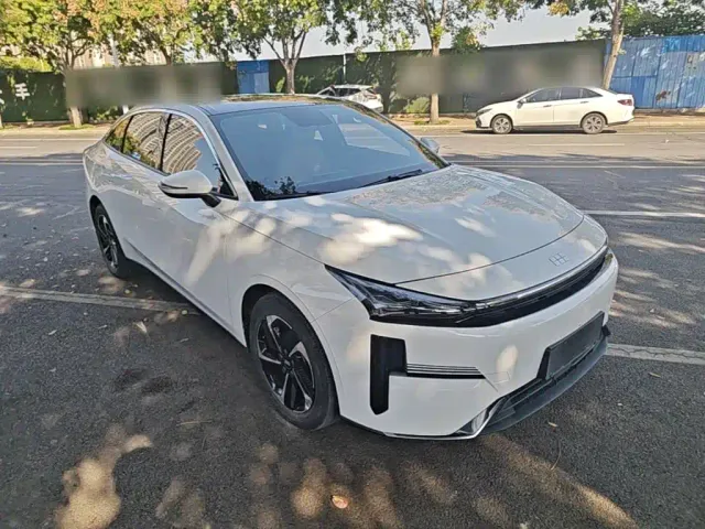 Geely Galaxy L6 — Фото автомобиля 3