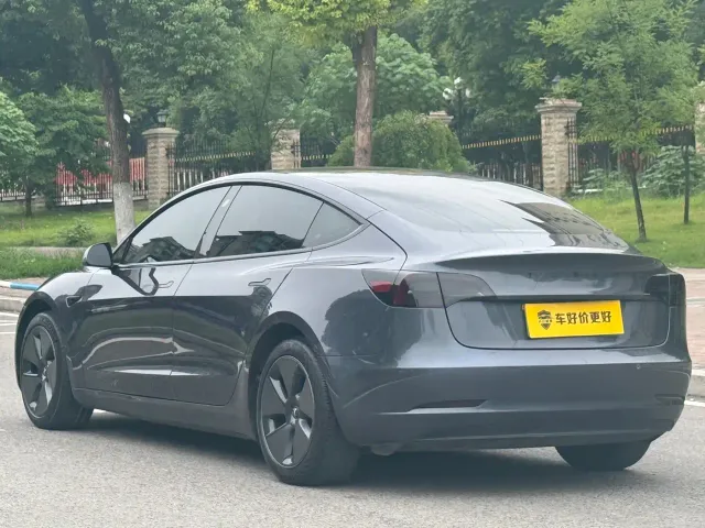 Tesla Model 3 — Фото автомобиля 13