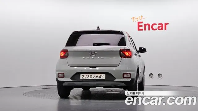 Hyundai Venue — Фото автомобиля 4
