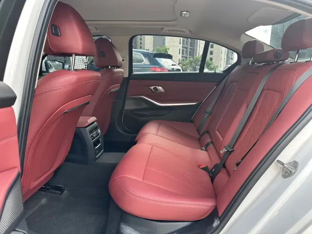 BMW 3 Series — Фото автомобиля 10
