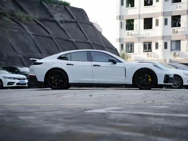 Porsche Panamera — Фото автомобиля 2