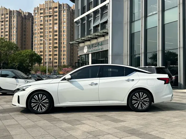 Nissan Teana — Фото автомобиля 3