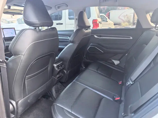 Geely Emgrand — Фото автомобиля 8