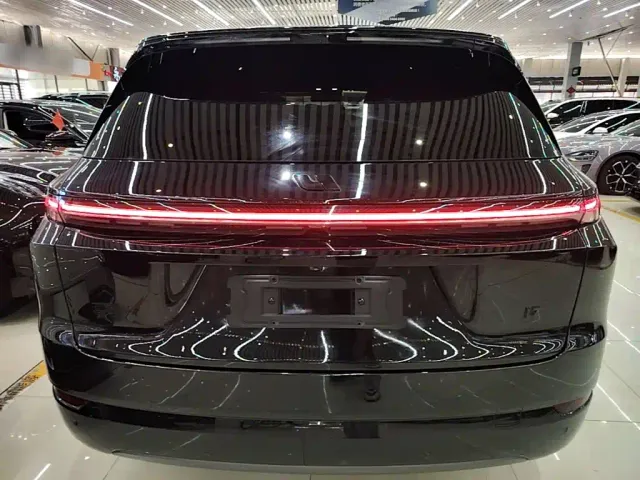 Li Auto L7 — Фото автомобиля 5