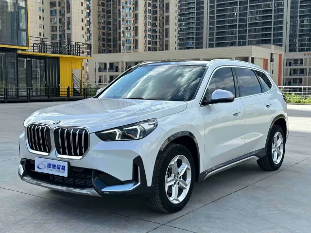 Фотография автомобиля — BMW X1