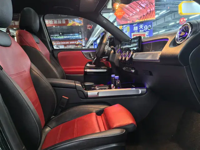 Mercedes-Benz GLB AMG — Фото автомобиля 13