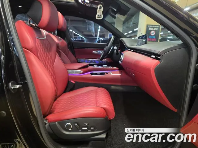 Genesis GV70 — Фото автомобиля 16