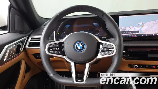 BMW i4 — Фото автомобиля 13