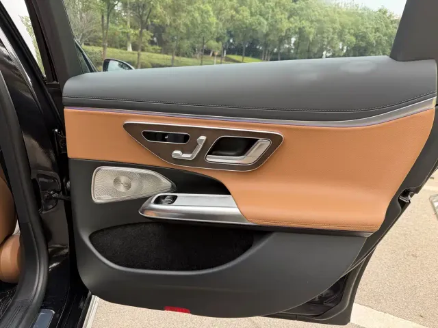 Mercedes-Benz E-Class — Фото автомобиля 8