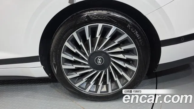 Hyundai Grandeur GN7 — Фото автомобиля 5