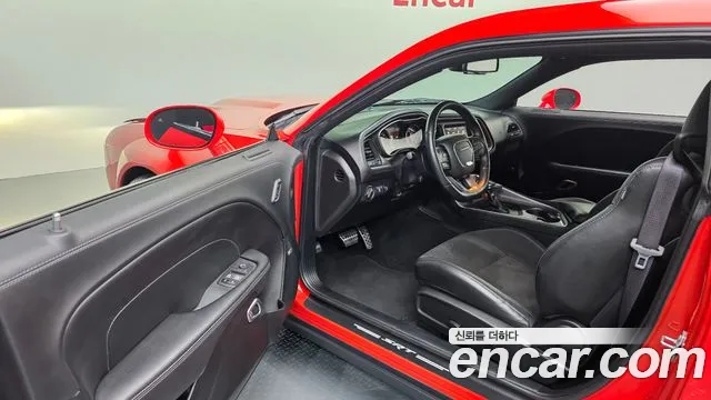 Dodge Challenger — Фото автомобиля 10