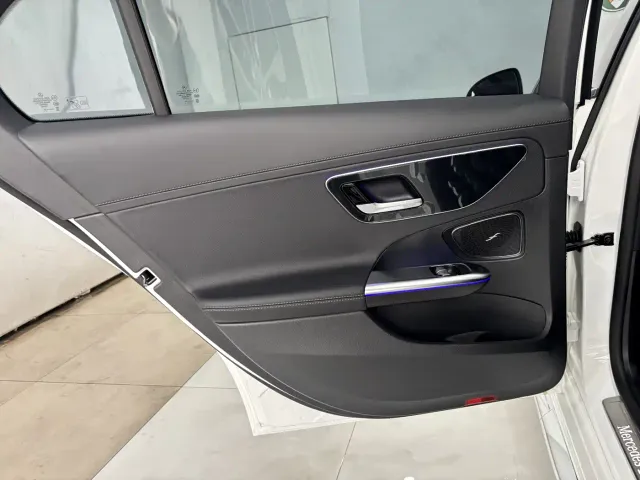 Mercedes-Benz C-Class — Фото автомобиля 20