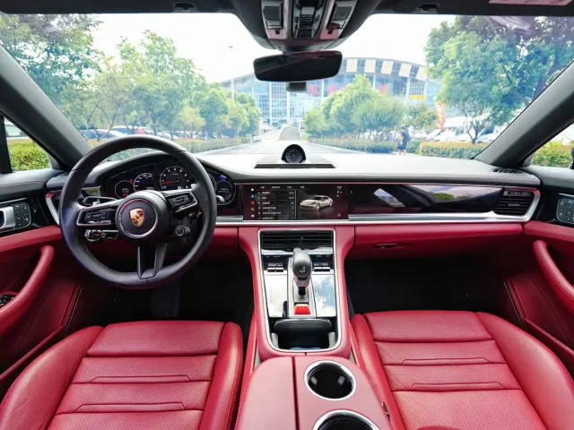 Porsche Panamera — Фото автомобиля 10