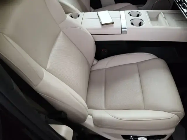 Li Auto L9 — Фото автомобиля 24