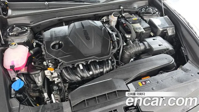 Hyundai Grandeur GN7 — Фото автомобиля 9