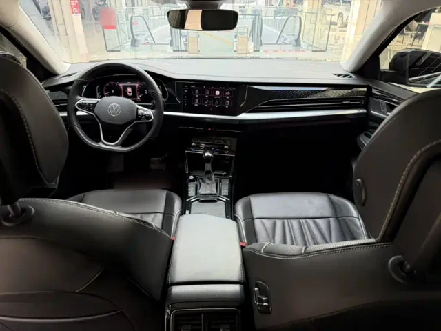 Volkswagen Passat — Фото автомобиля 12