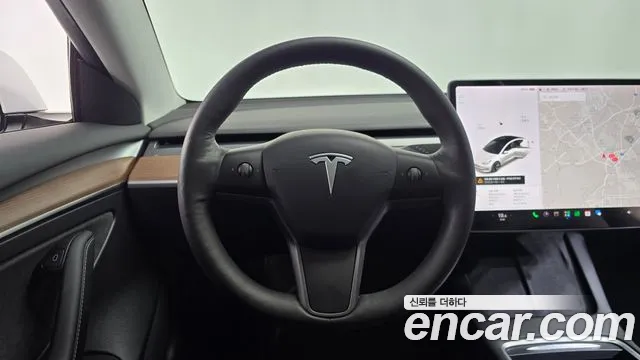 Tesla Model 3 — Фото автомобиля 20