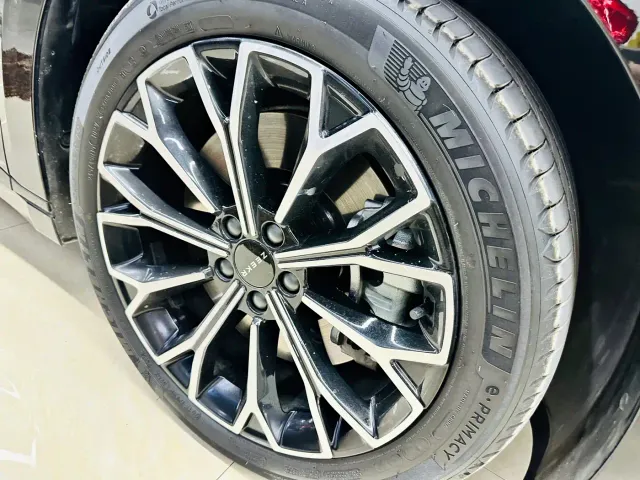 Zeekr 007 GT — Фото автомобиля 12