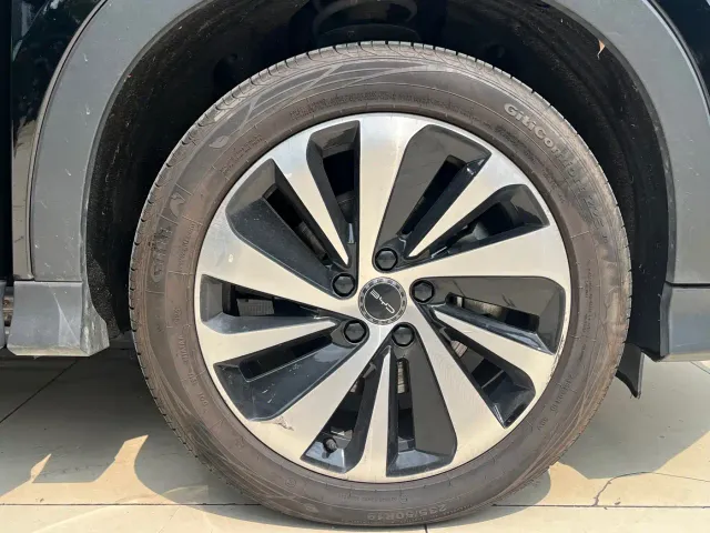 BYD Song PLUS — Фото автомобиля 23