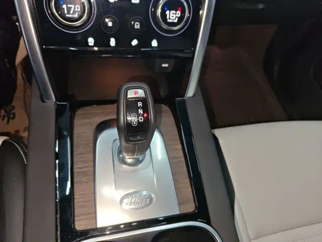 Land Rover Discovery Sport — Фото автомобиля 13