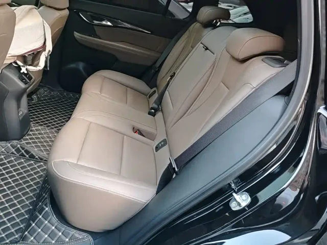 Buick Envision Plus — Фото автомобиля 16