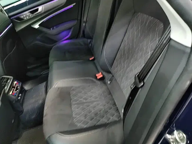 Audi A7L — Фото автомобиля 16