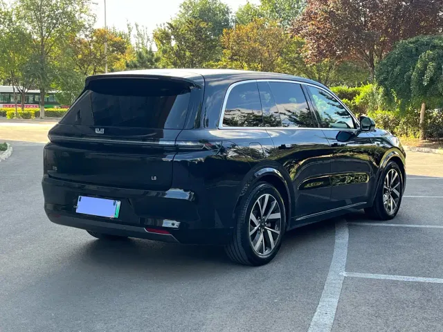 Li Auto L8 — Фото автомобиля 6
