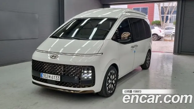 Фотография автомобиля — Hyundai Staria