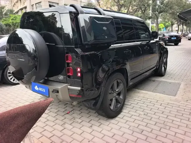 Land Rover Defender — Фото автомобиля 3