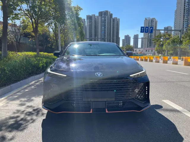 Changan UNI-V — Фото автомобиля 2