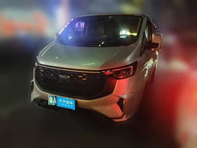 Фотография автомобиля — Ford Transit