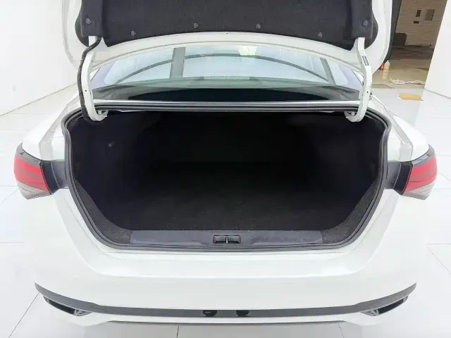 Nissan Sylphy 2023 1.6L CVT Deluxe Edition — Фото автомобиля 11
