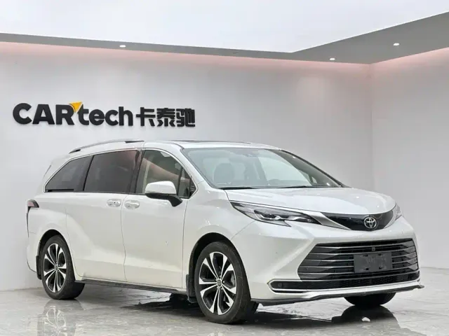 Toyota Sienna — Фото автомобиля 6