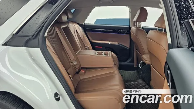 Hyundai Grandeur Grandeur (GN7) 2.5 Бензин 2WD — Фото автомобиля 12