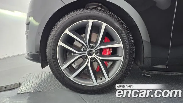 Land Rover Range Rover Sport — Фото автомобиля 5