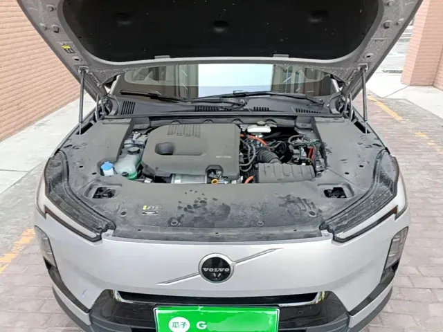 Volvo XC70 Plug-in Hybrid — Фото автомобиля 19
