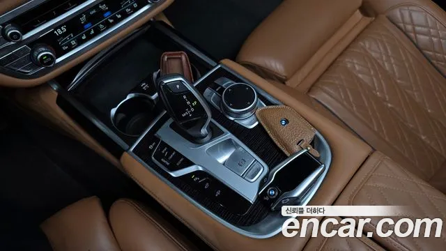 BMW 7 Series — Фото автомобиля 12
