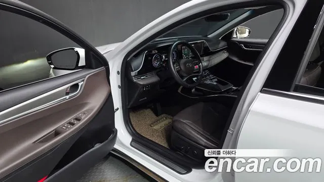 Hyundai Grandeur New — Фото автомобиля 15
