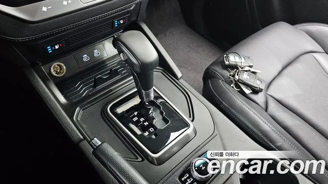 KG_Mobility_Ssangyong Rexton Новый Rexton Sport Khan Дизель 2.2 4WD — Фото автомобиля 9