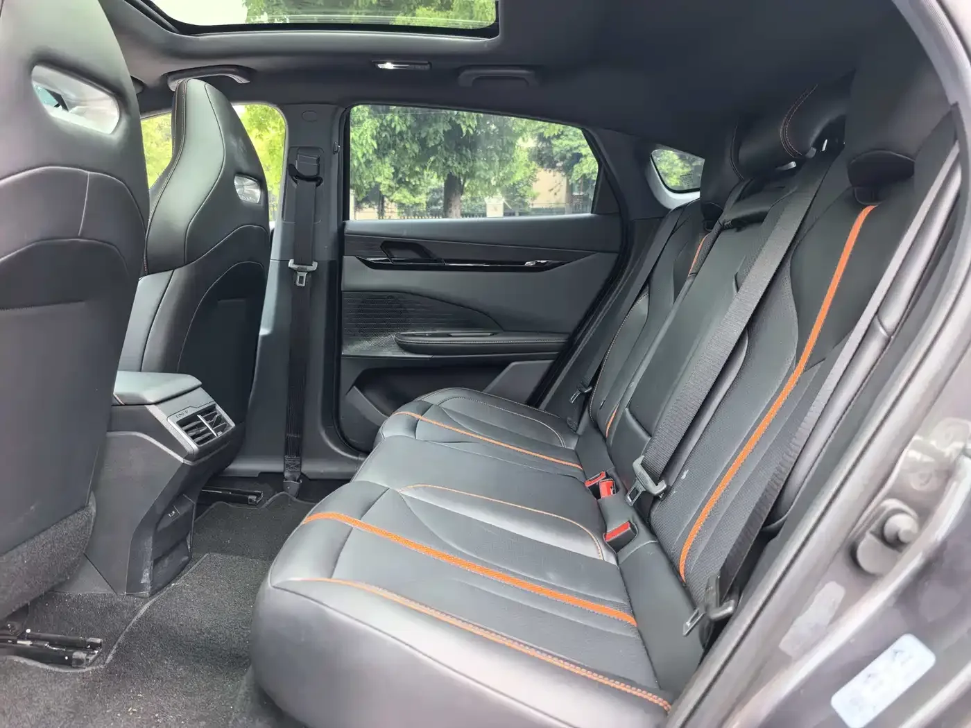 Changan Changan UNI-V 2024 1.5T Deluxe — Фото автомобиля 5