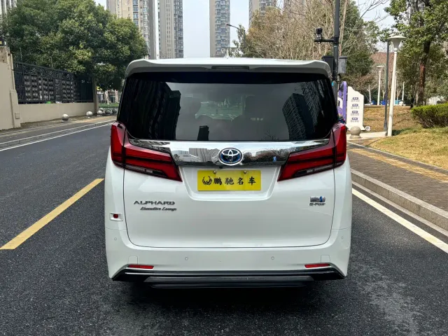 Toyota Alphard — Фото автомобиля 2