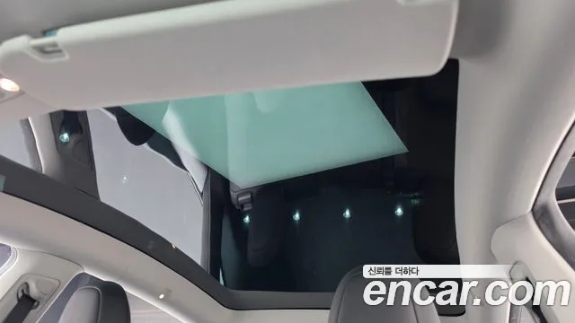 Tesla Model Y — Фото автомобиля 22