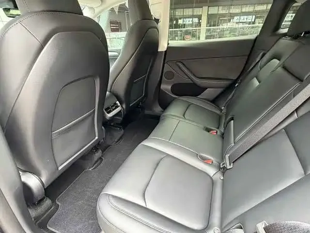 Tesla Model Y — Фото автомобиля 5