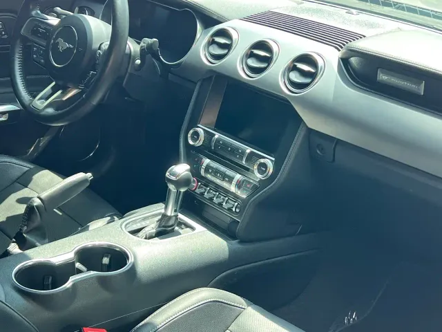 Ford Mustang — Фото автомобиля 9