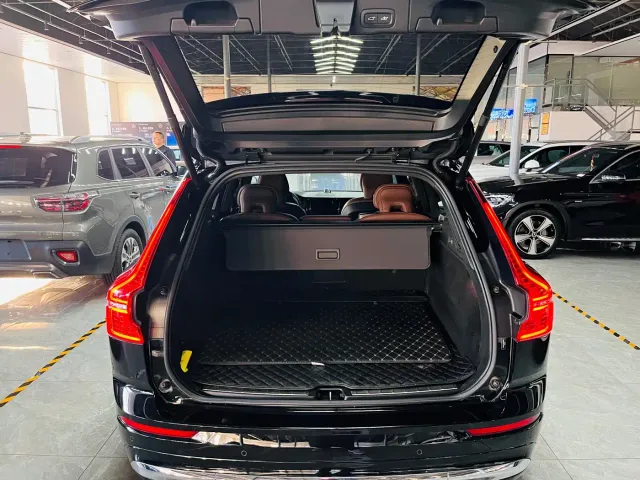 Volvo XC60 — Фото автомобиля 5
