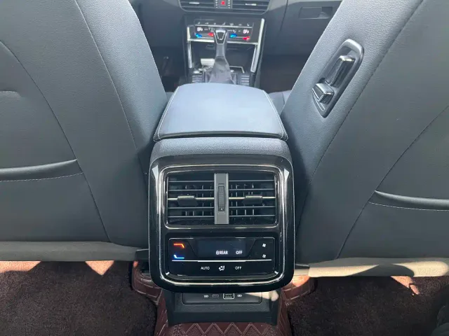 Volkswagen Passat — Фото автомобиля 17