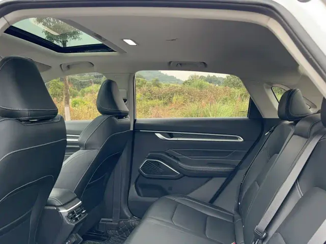 Geely Emgrand — Фото автомобиля 7